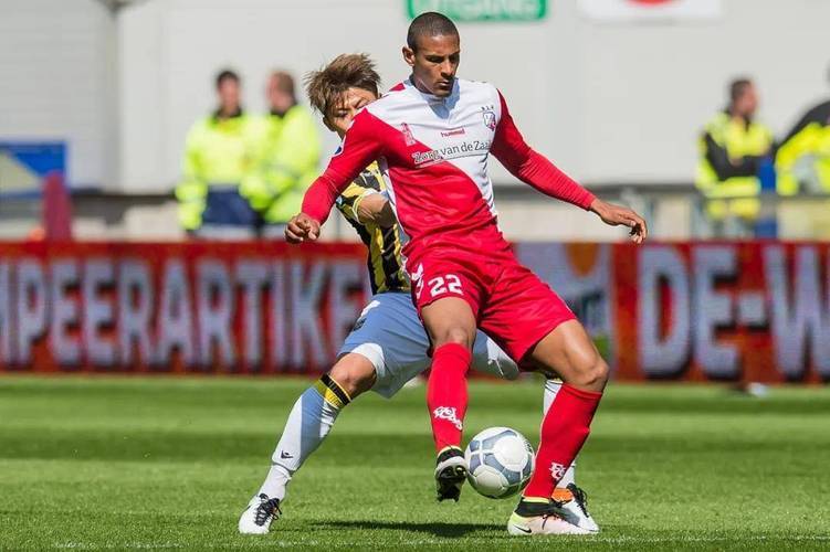 许多球迷和 许多球迷和